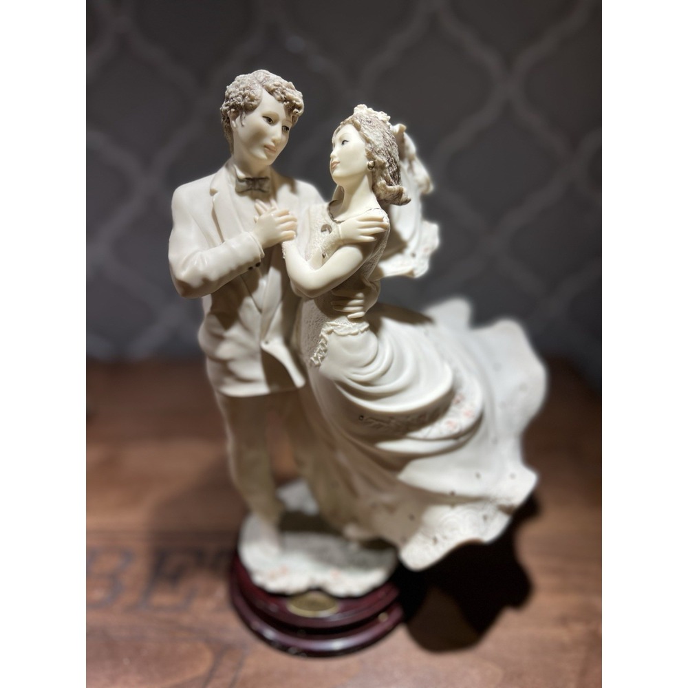 Giuseppi Armani RARE‎ 1995 Florence Italy Porcelain "First Waltz" Large Figurine